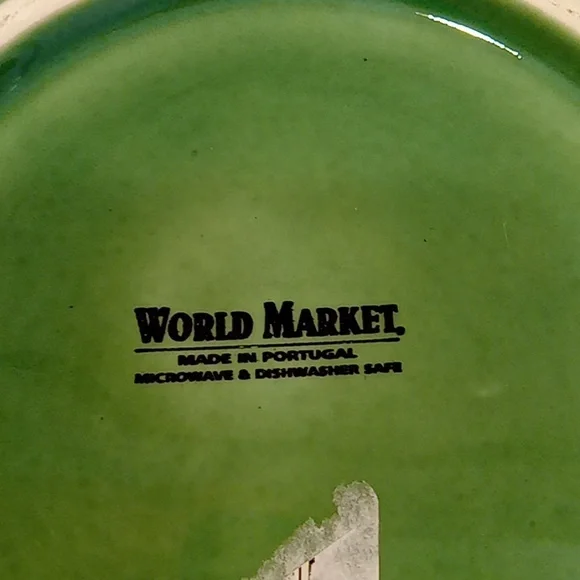 Bordallo Pinheiro Made For World Market Teapot W/ Strawberry Made In Portugal - Picture 3 of 3